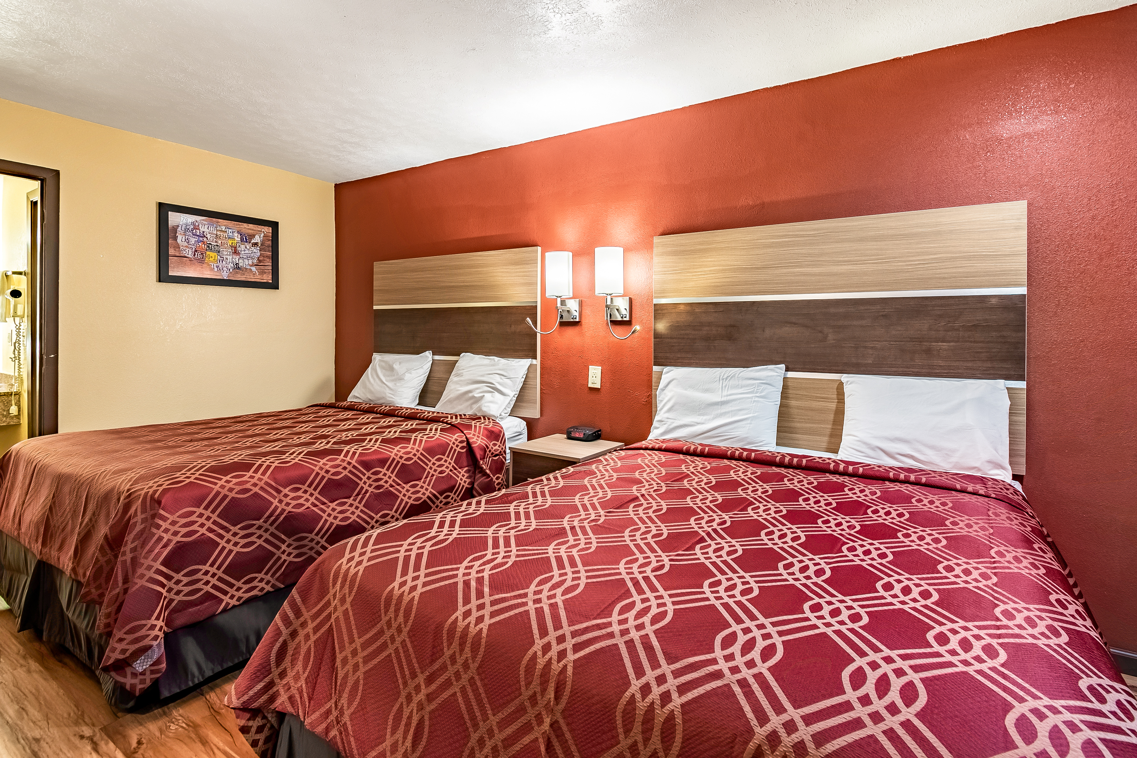 Double bedroom alternate view