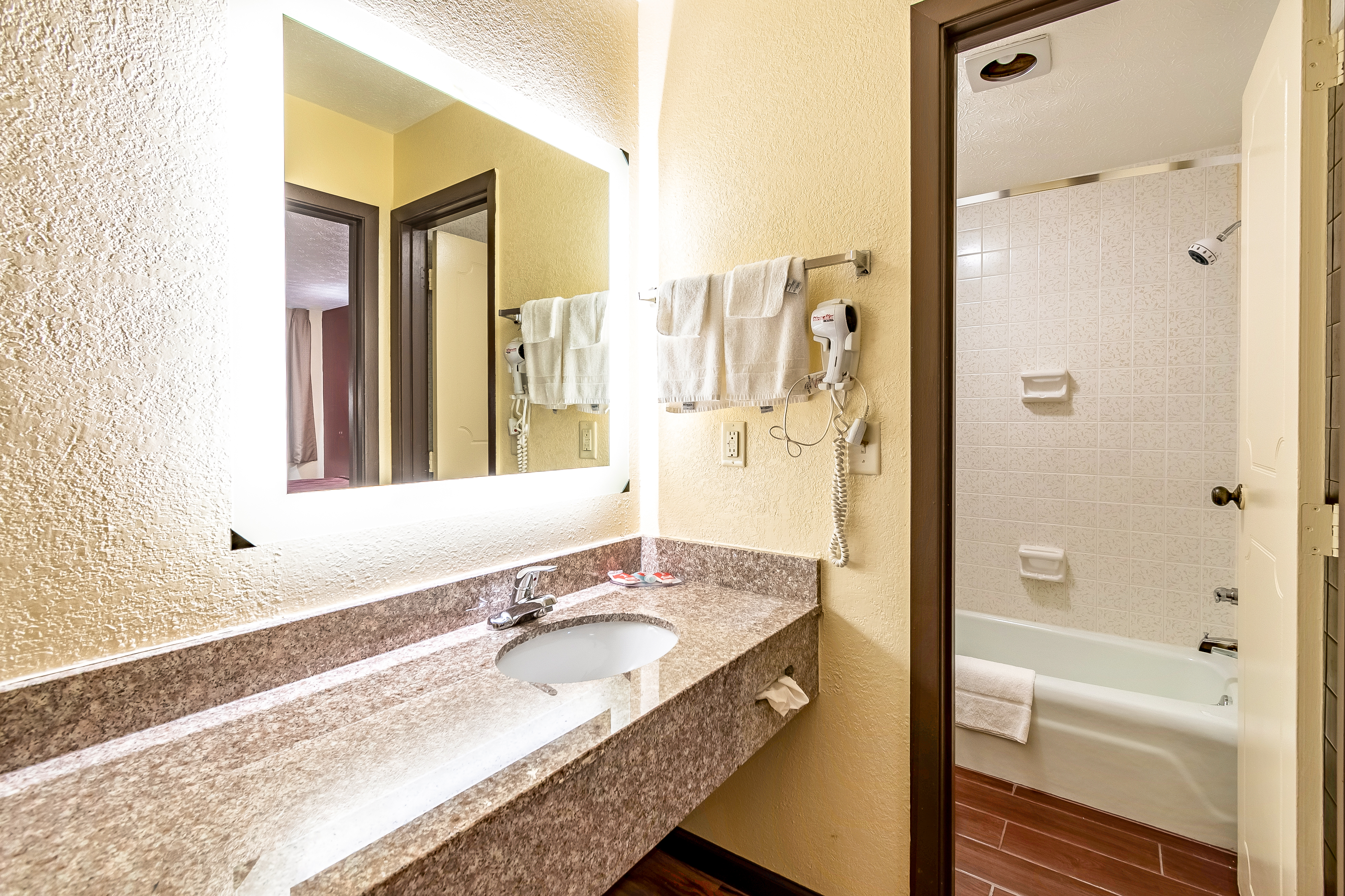 King bedroom bathroom